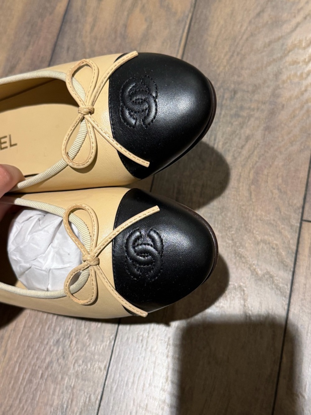 CHANEL Beige and Black Cap-Toe Leather Ballet Flats 38.5 - Picture 2 of 4